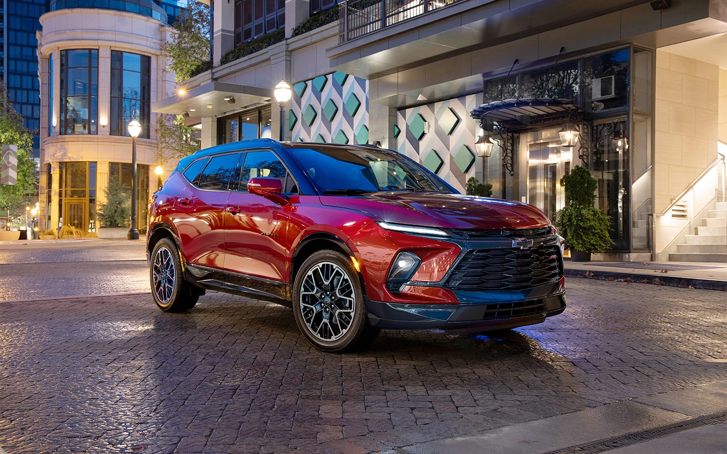 Новые Chevrolet Blazer 2024 появились в России. Названы цены