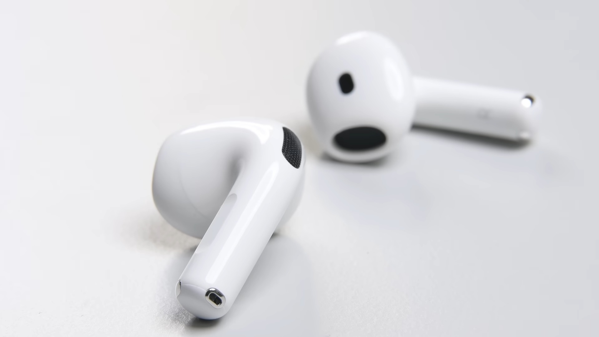 Годы идут, а Apple AirPods всё ещё невозможно отремонтировать. Новой модели специалисты iFixit поставили 0 баллов из 10