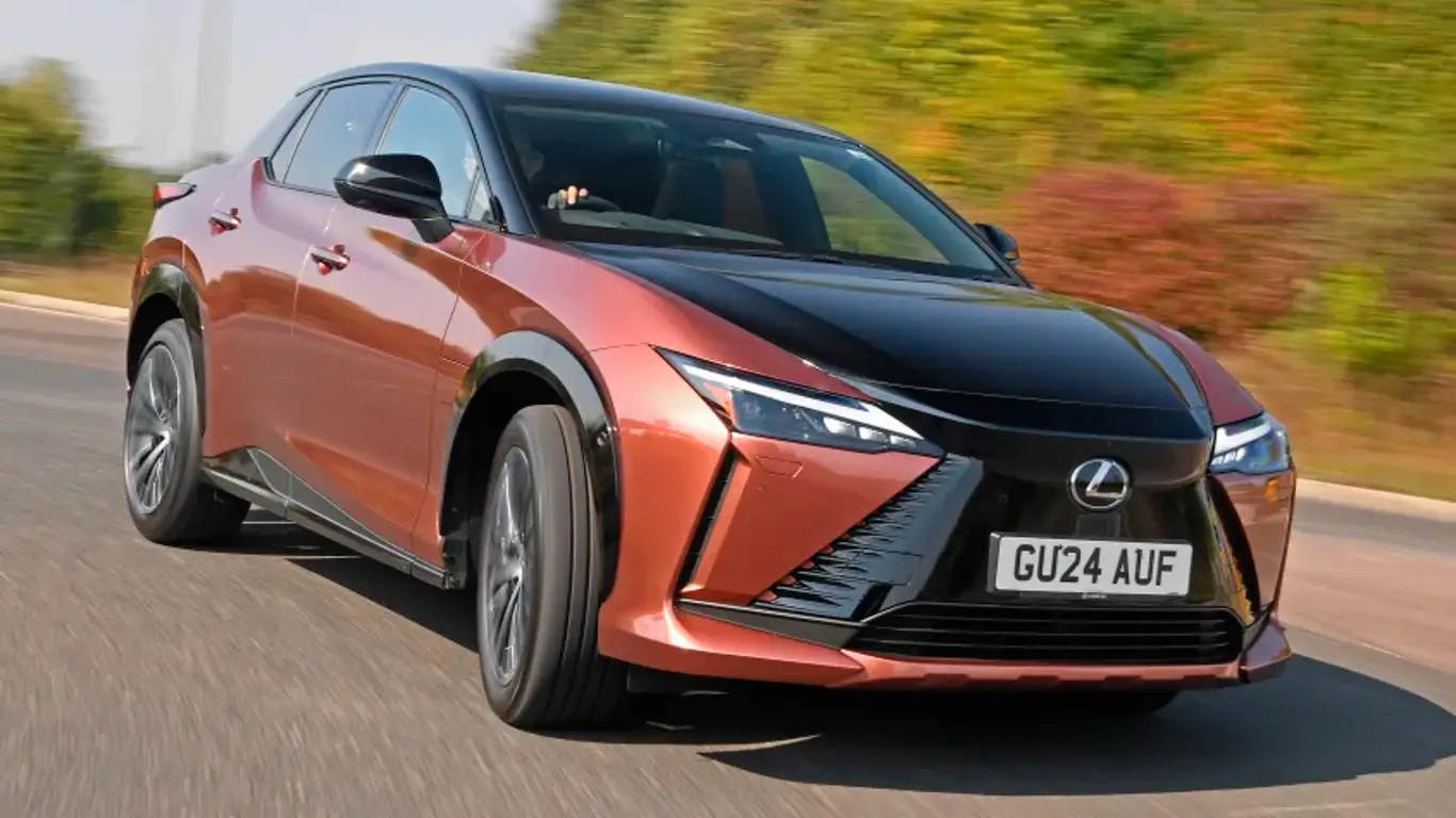 Представлен новый Lexus RZ 300e — гораздо дешевле, чем RZ 450e, и с большим запасом хода