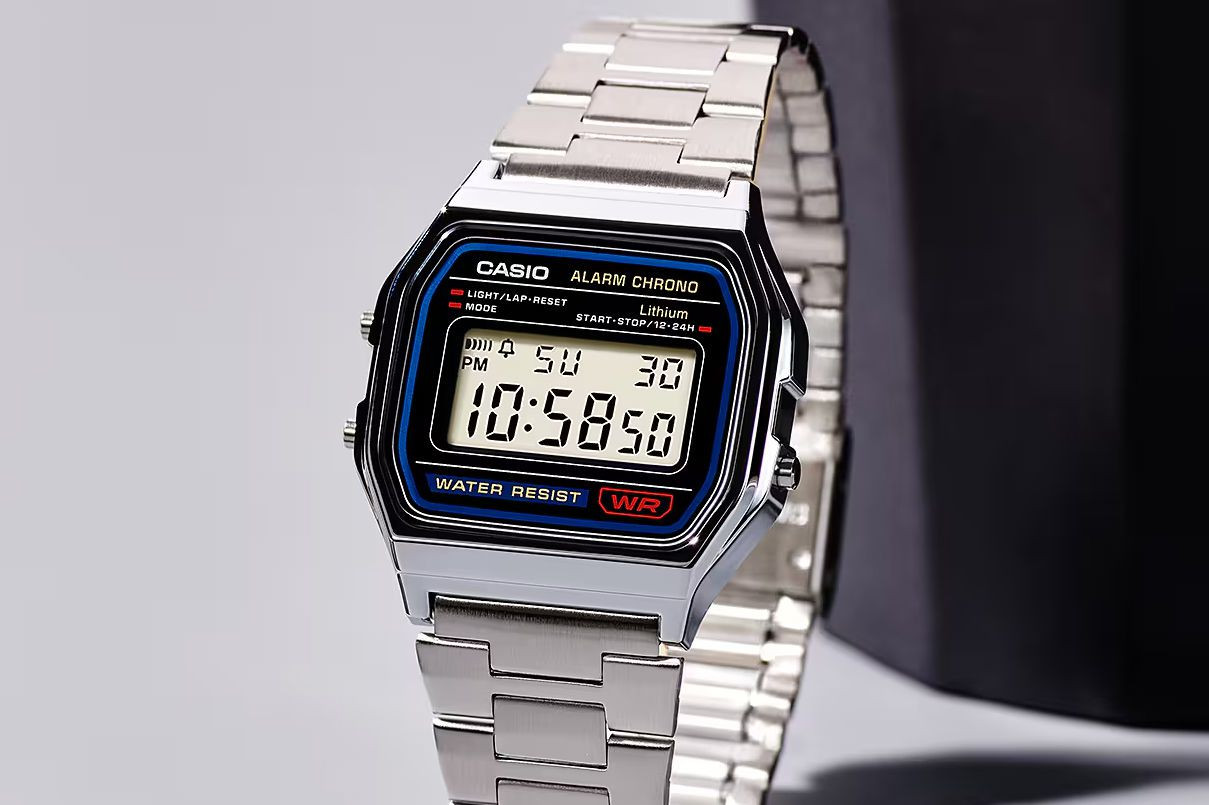 Привет из 90-х? Casio выпустила настольные ретро-часы